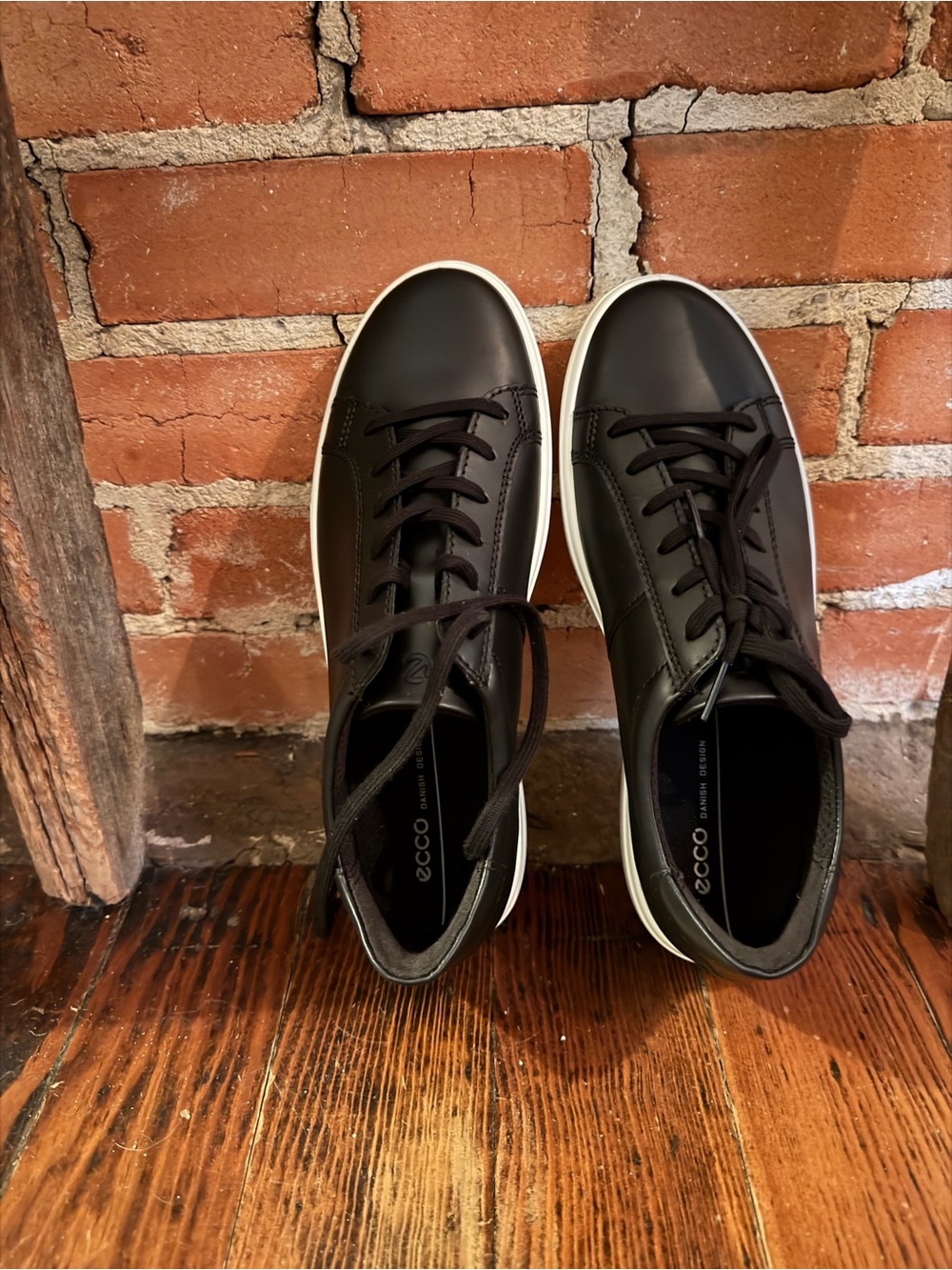 Ecco Women’s Black Leather Lace-Up Flats with White Soles - NWT